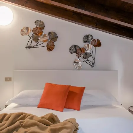 Iseo Vicolo Portelle - Indoor Private Parking & Bike Storage Appartement Iseo