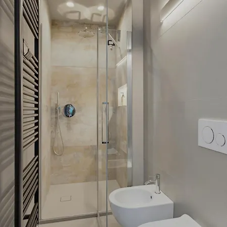 Vicolo Portelle - Indoor Private Parking & Bike Storage إيزِيو