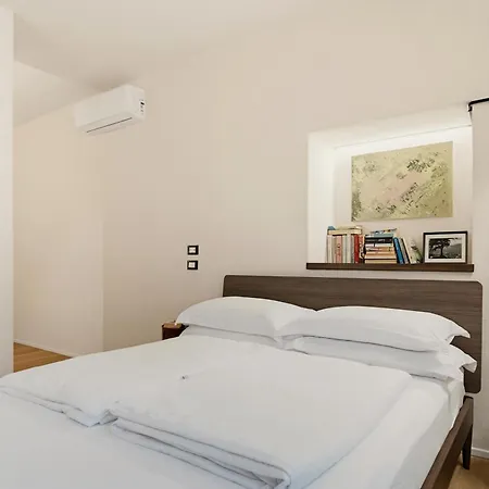 Vicolo Portelle - Indoor Private Parking & Bike Storage * إيزِيو