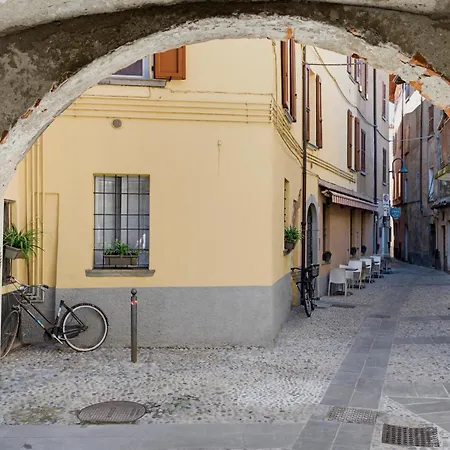 شقة Vicolo Portelle - Indoor Private Parking & Bike Storage إيزِيو